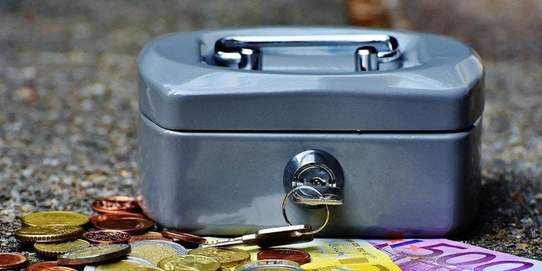 Želite izplačati božičnice? Imate izpolnjena ta dva pogoja?