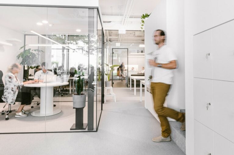 Coworking: več fleksibilnosti, več podpore, manj stroškov