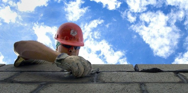 V Sloveniji še naprej primanjkuje delovne sile