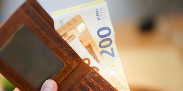 Nove spremembe: obvezna božičnica in višji prag za normirance
