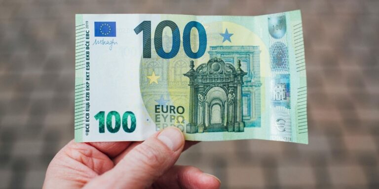 Kakšna je minimalna višina regresa za leto 2026?