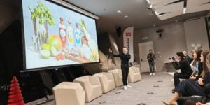 Od svetovnega podprvaka v mešanju koktajlov do Drink Ducka: zgodba Maja Schöffmanna