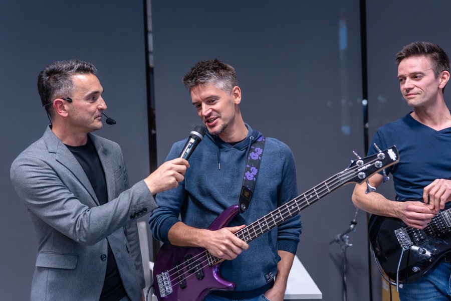 MP hub band